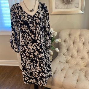 NWT Karl Lagerfeld Lace Overlay Dress with Tulip Cuff Sleeve Size 6